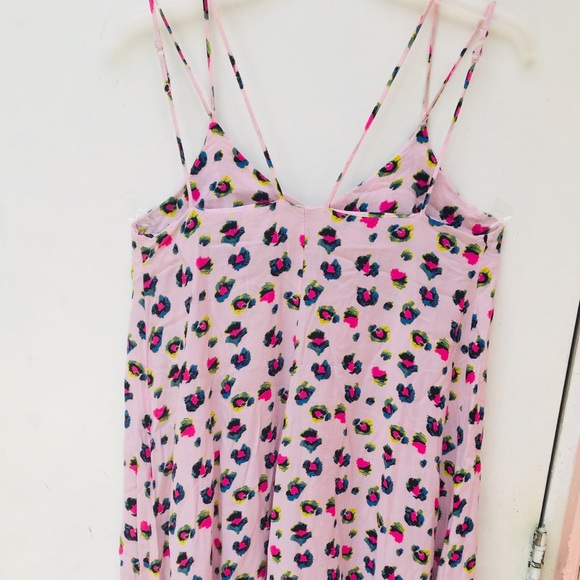 Large light pink dress - Picture 2 of 5